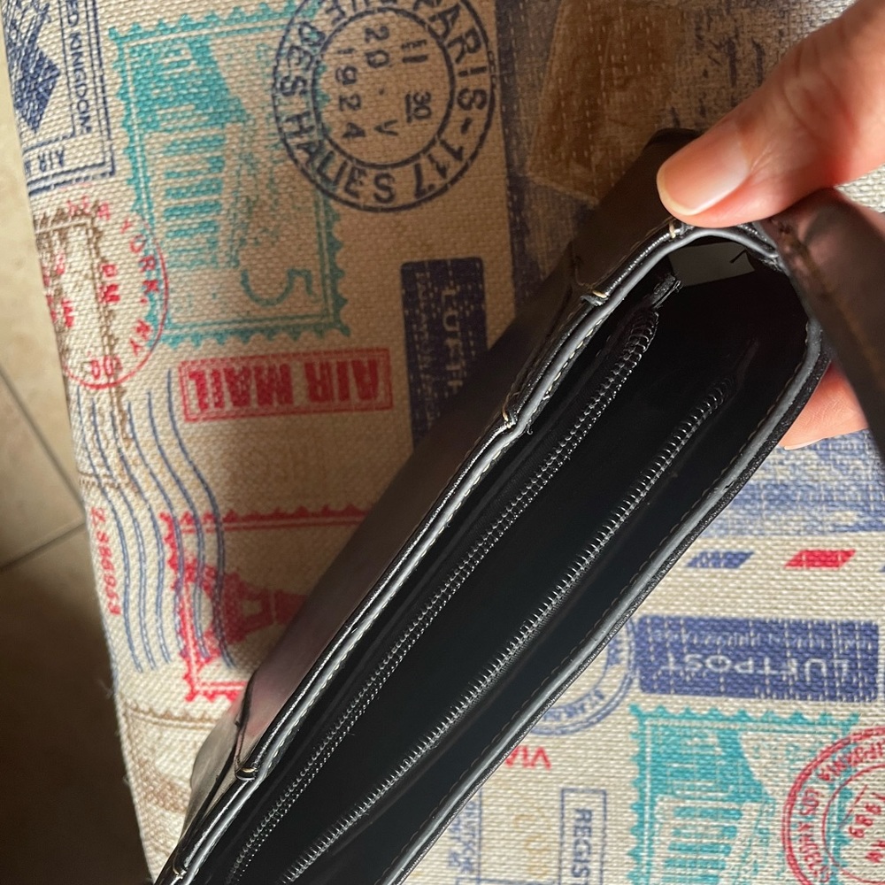 Small black bag - Picture 3 of 3
